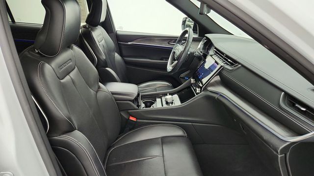 2022 Jeep Grand Cherokee L Overland 4x4 with Luxury Tech IV & Uconnect 5 10.1'' Navigation - 22948087 - 24