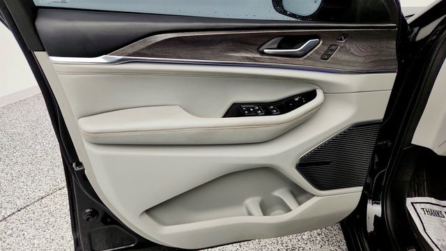 2022 Jeep Grand Cherokee L Overland 4x4 with Luxury Tech IV & Uconnect 5 10.1'' Navigation - 22961892 - 10