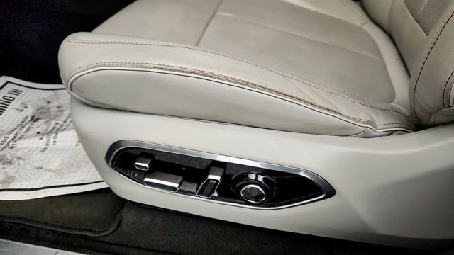 2022 Jeep Grand Cherokee L Overland 4x4 with Luxury Tech IV & Uconnect 5 10.1'' Navigation - 22961892 - 11