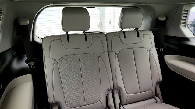 2022 Jeep Grand Cherokee L Overland 4x4 with Luxury Tech IV & Uconnect 5 10.1'' Navigation - 22961892 - 21