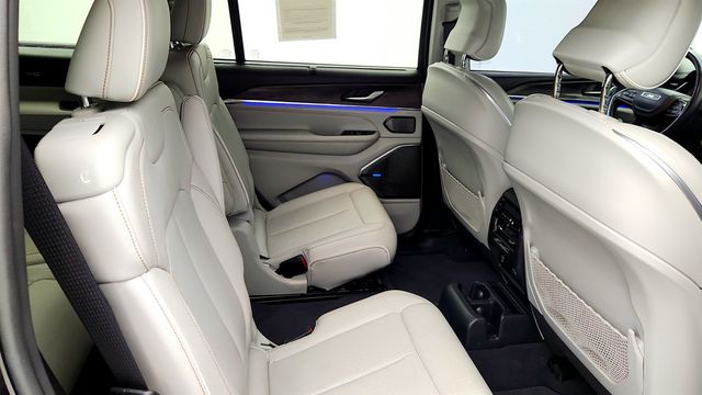 2022 Jeep Grand Cherokee L Overland 4x4 with Luxury Tech IV & Uconnect 5 10.1'' Navigation - 22961892 - 22