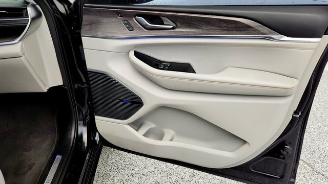 2022 Jeep Grand Cherokee L Overland 4x4 with Luxury Tech IV & Uconnect 5 10.1'' Navigation - 22961892 - 25