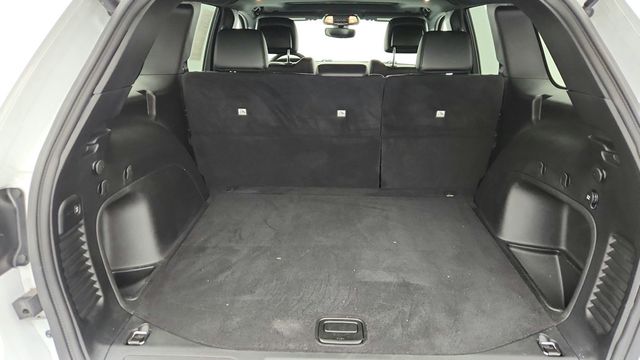 2022 Jeep Grand Cherokee WK Laredo X 4x4 with Altitude Appearance Package & Power Sunroof - 22955033 - 23