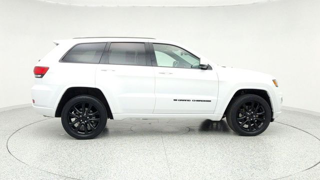 2022 Jeep Grand Cherokee WK Laredo X 4x4 with Altitude Appearance Package & Power Sunroof - 22955033 - 3