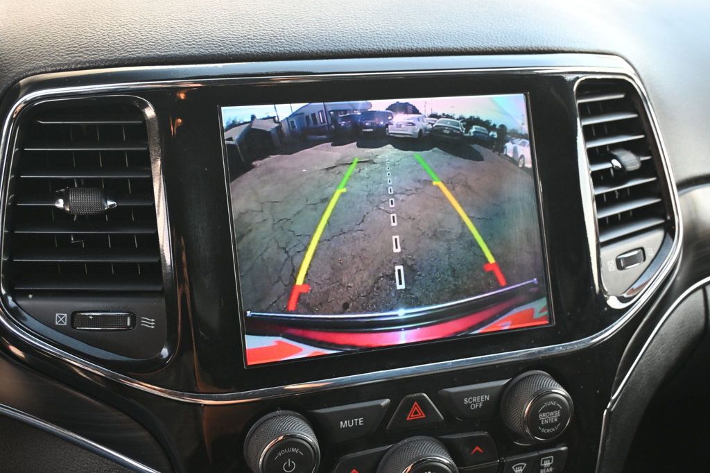 Jeep Grand Cherokee photo 12