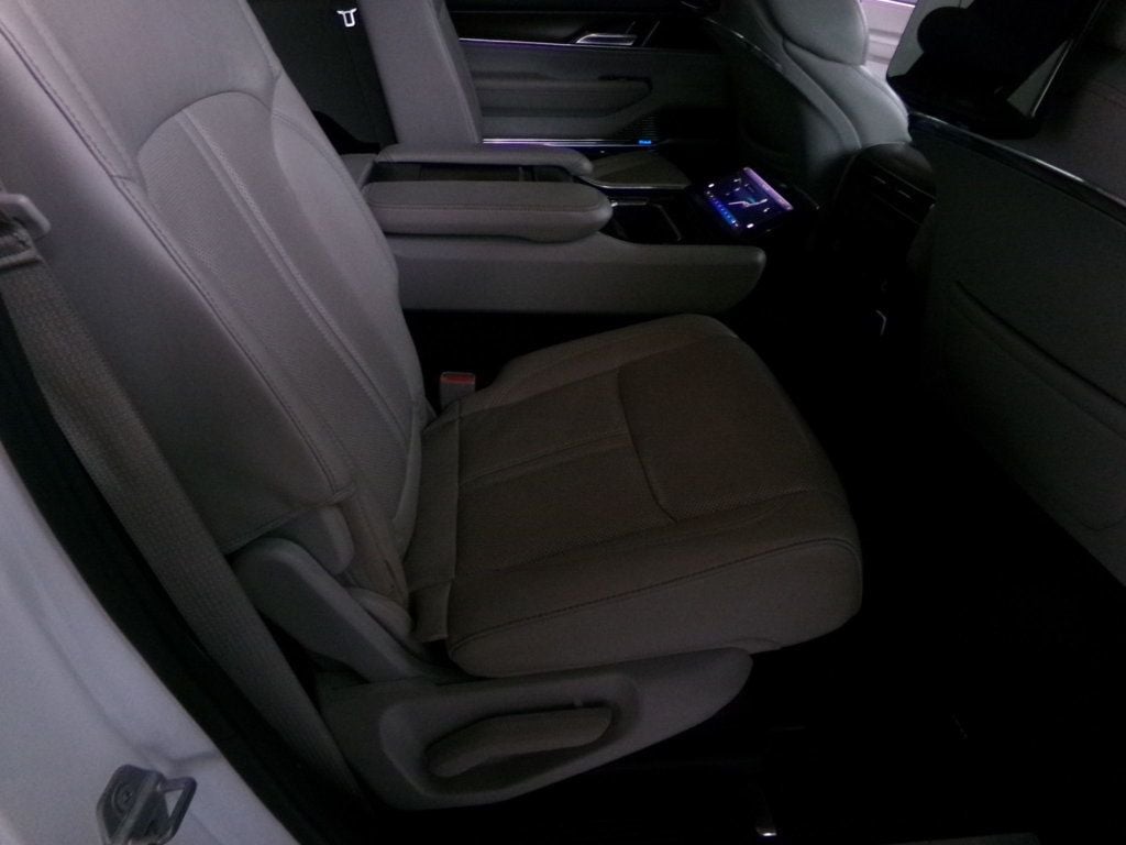 2022 Jeep Grand Wagoneer ENTERTAIN GROUP - 22984655 - 14