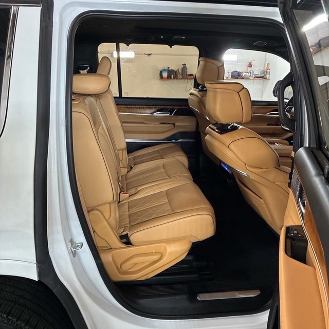 2022 Jeep Grand Wagoneer MSRP$110590/Night Vision Pkg/Heated&Cooled Front-Rear Seats - 23081784 - 9