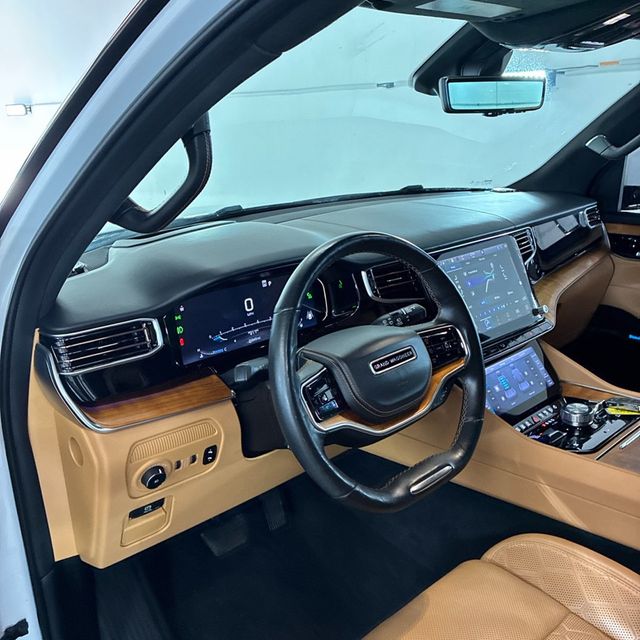 2022 Jeep Grand Wagoneer MSRP$110590/Night Vision Pkg/Heated&Cooled Front-Rear Seats - 23081784 - 6