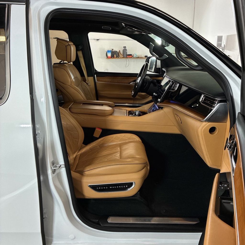 2022 Jeep Grand Wagoneer MSRP$110590/Night Vision Pkg/Heated&Cooled Front-Rear Seats - 23081784 - 7