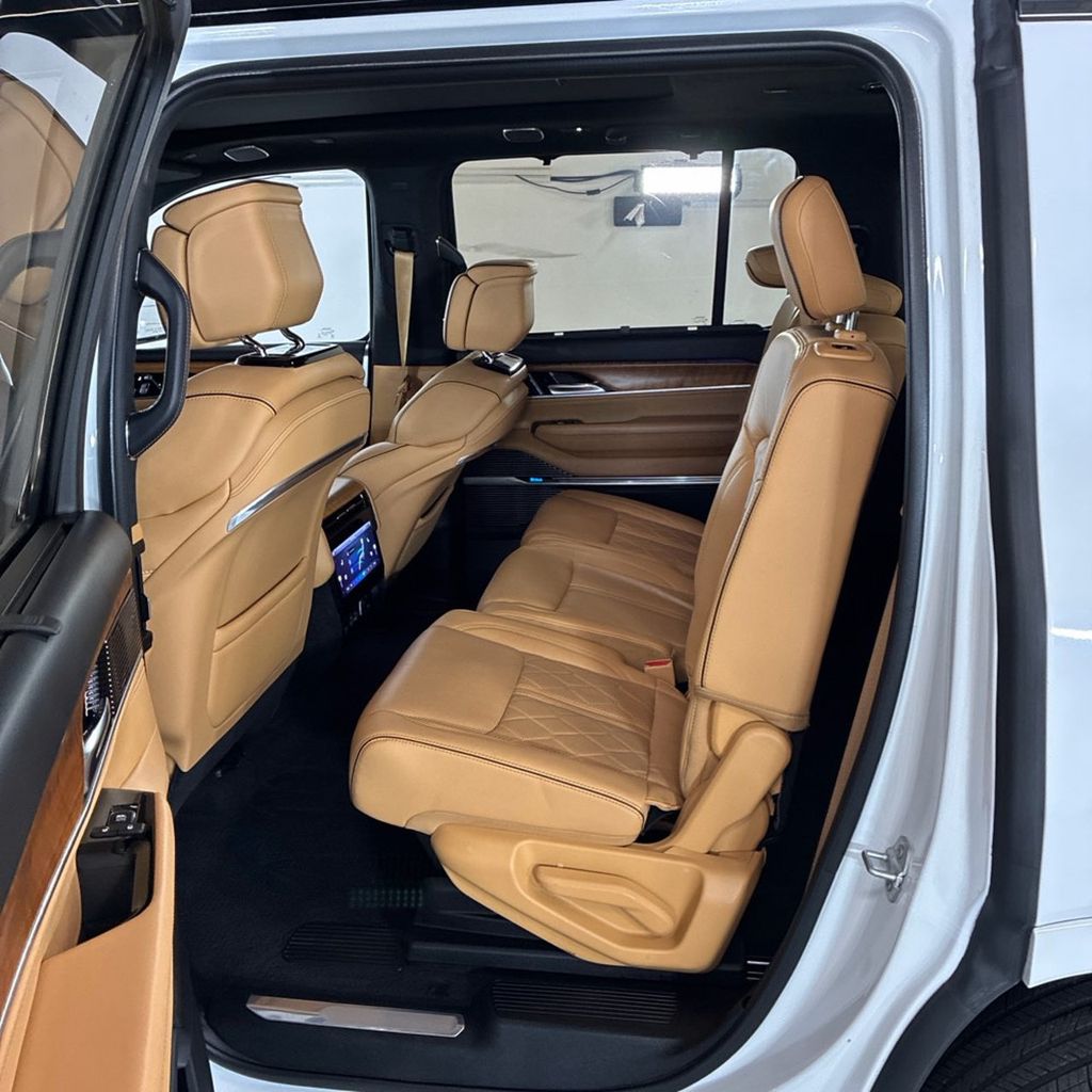 2022 Jeep Grand Wagoneer MSRP$110590/Night Vision Pkg/Heated&Cooled Front-Rear Seats - 23081784 - 8
