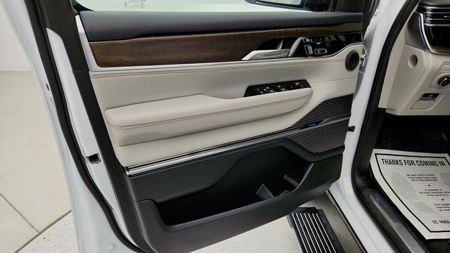 2022 Jeep Grand Wagoneer Series I 4x4 w/ 22'' Wheels, Front Passenger Interactive Display - 22941634 - 10