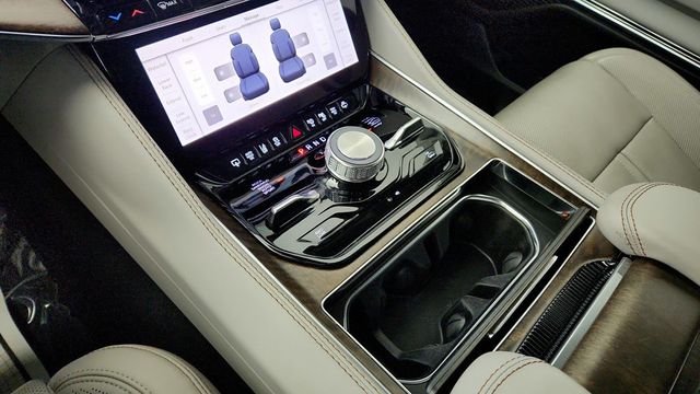 2022 Jeep Grand Wagoneer Series I 4x4 w/ 22'' Wheels, Front Passenger Interactive Display - 22941634 - 16