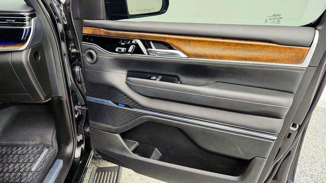 2022 Jeep Grand Wagoneer Series I 4x4 w/ Fr Passenger Interactive Display, Flexible Seats - 22961312 - 25