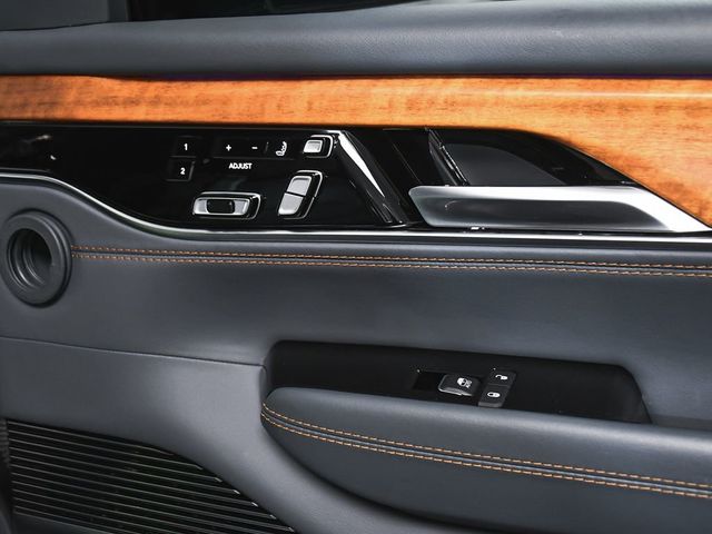 2022 Jeep Grand Wagoneer Series II - 23035225 - 16