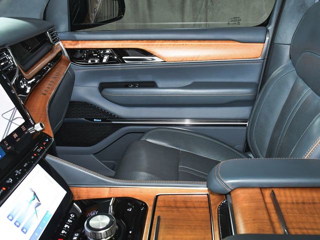 2022 Jeep Grand Wagoneer Series II - 23035225 - 44
