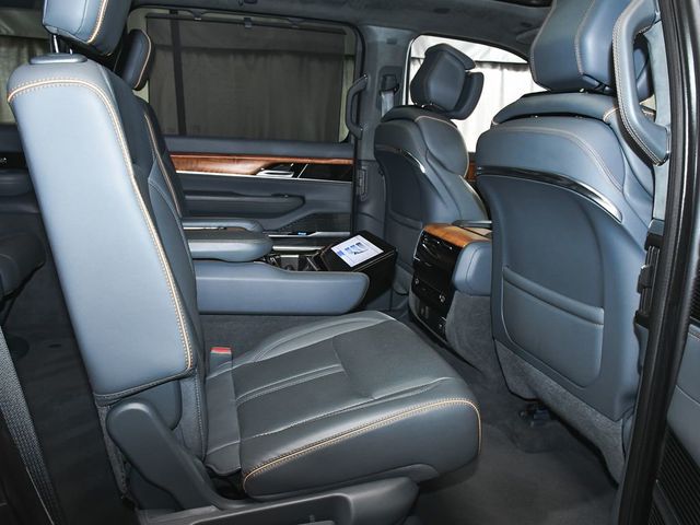 2022 Jeep Grand Wagoneer Series II - 23035225 - 52