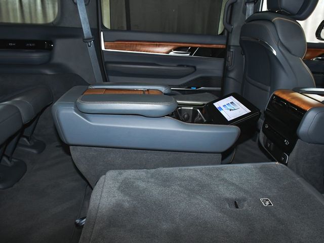 2022 Jeep Grand Wagoneer Series II - 23035225 - 59