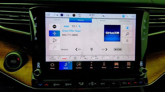 2022 Jeep Grand Wagoneer Series II 4x4 w/ Convenience Group & Passenger Display - 23042726 - 17