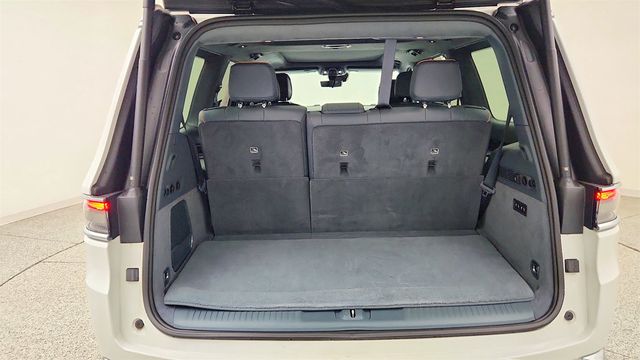 2022 Jeep Grand Wagoneer Series II 4x4 w/ Convenience Group & Passenger Display - 23042726 - 21