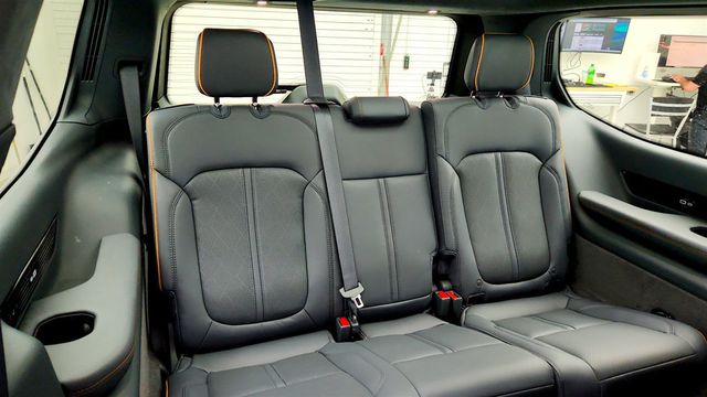 2022 Jeep Grand Wagoneer Series II 4x4 w/ Convenience Group & Passenger Display - 23042726 - 22