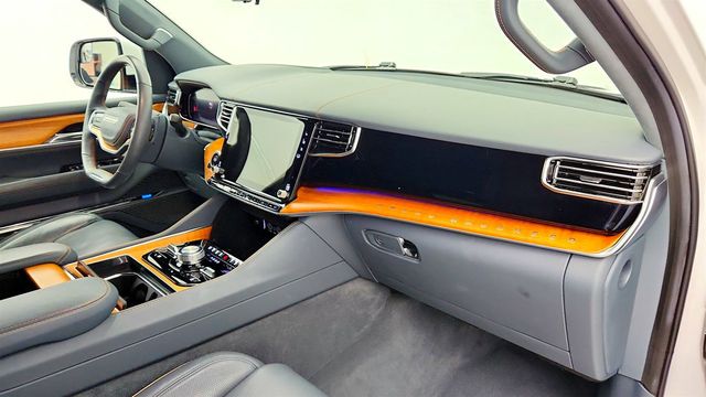 2022 Jeep Grand Wagoneer Series II 4x4 w/ Convenience Group & Passenger Display - 23042726 - 25