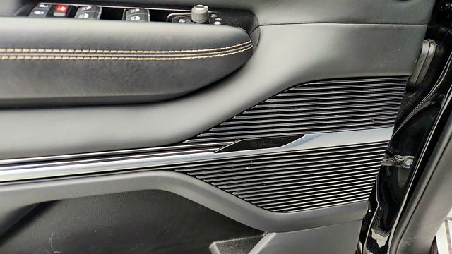 2022 Jeep Grand Wagoneer Series II 4x4 w/ Rear Seat Entertainment & 22'' Premium Wheels - 23000651 - 11