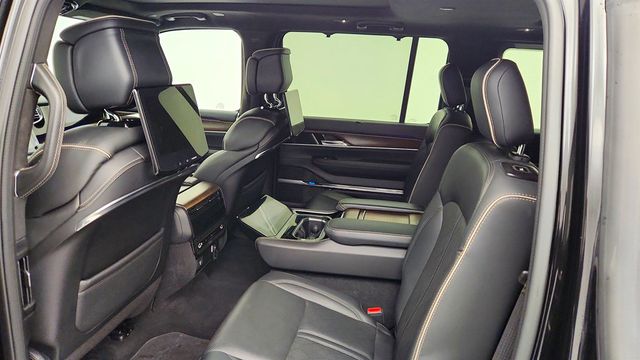 2022 Jeep Grand Wagoneer Series II 4x4 w/ Rear Seat Entertainment & 22'' Premium Wheels - 23000651 - 22