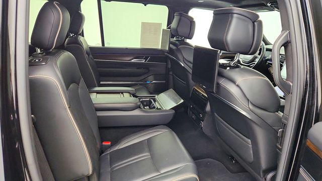 2022 Jeep Grand Wagoneer Series II 4x4 w/ Rear Seat Entertainment & 22'' Premium Wheels - 23000651 - 26