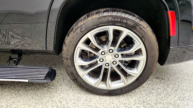 2022 Jeep Grand Wagoneer Series II 4x4 w/ Rear Seat Entertainment & 22'' Premium Wheels - 23000651 - 8