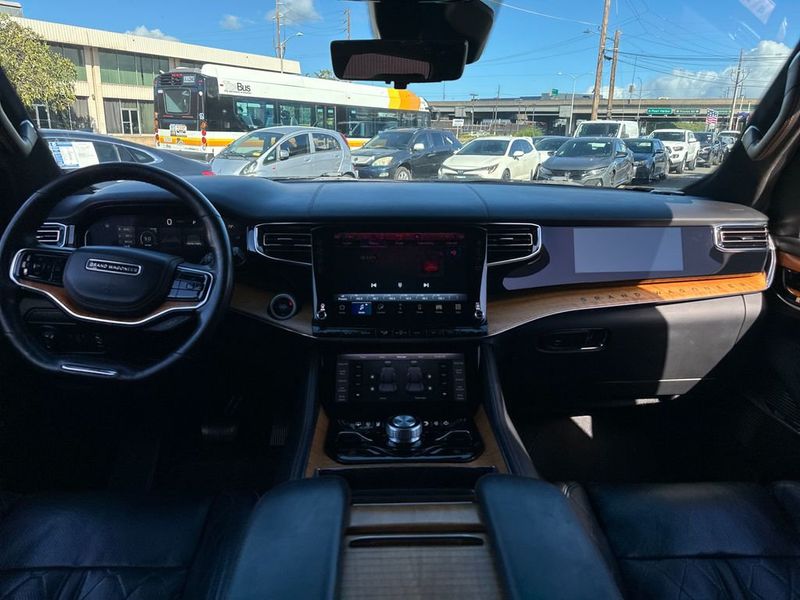 2022 Jeep Grand Wagoneer Series III 4x4 - 22950421 - 13