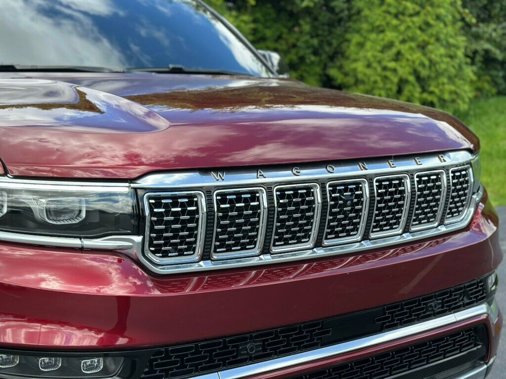 2022 Jeep Grand Wagoneer III photo 12