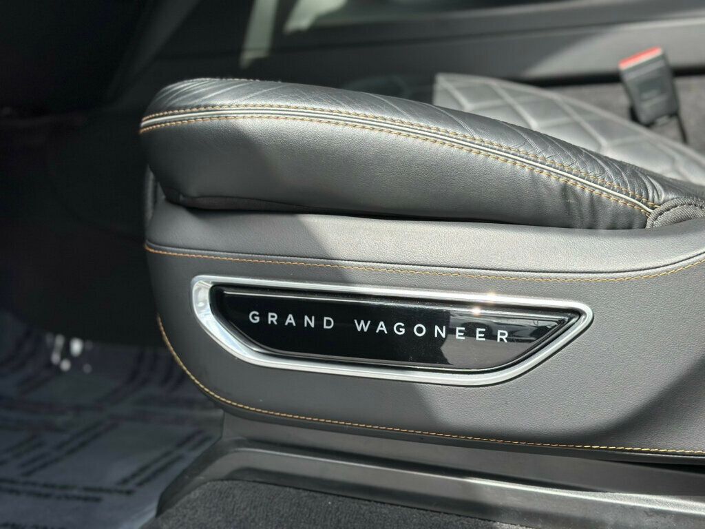 2022 Jeep Grand Wagoneer III photo 18