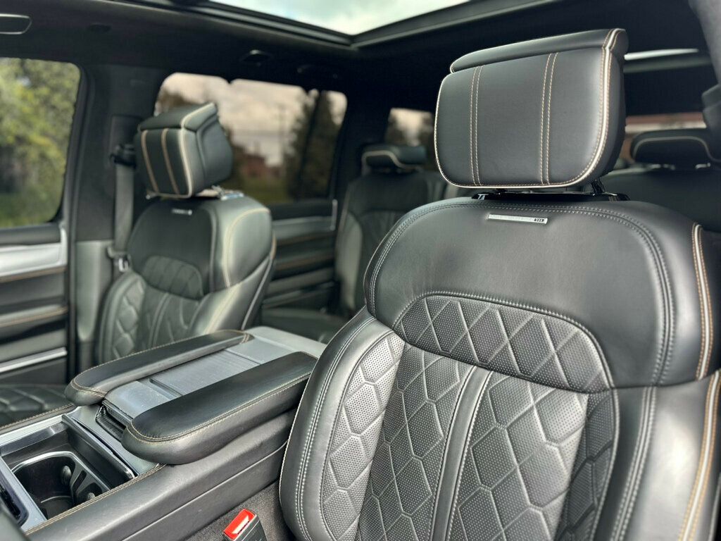 2022 Jeep Grand Wagoneer III photo 22