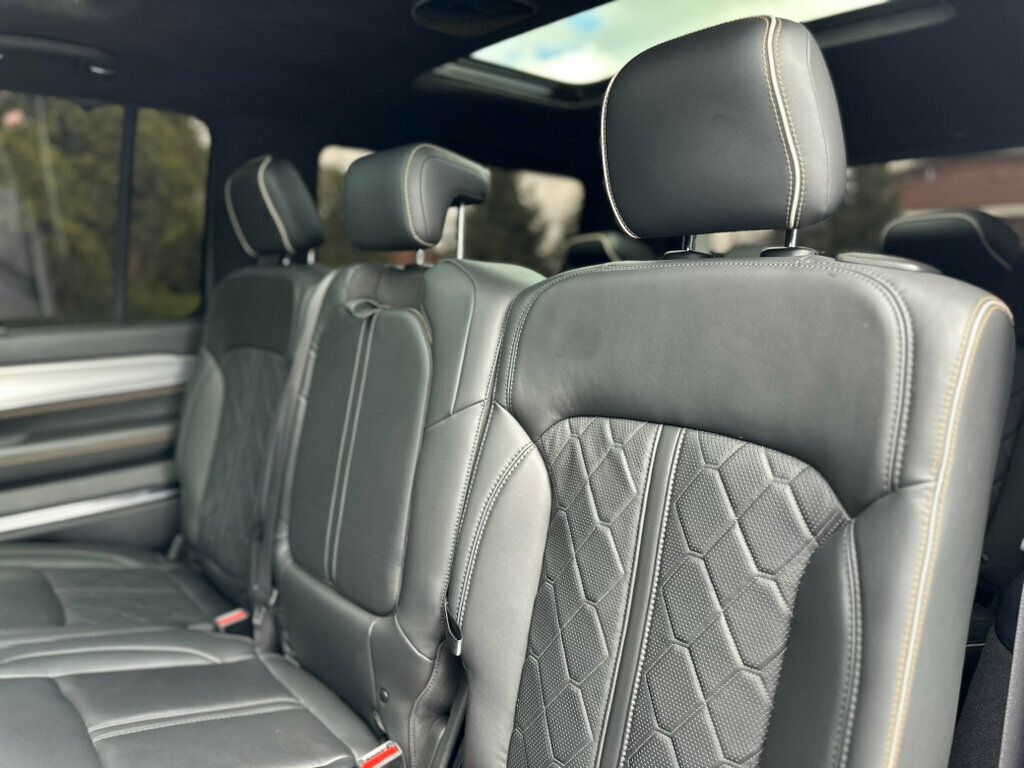 2022 Jeep Grand Wagoneer III photo 27