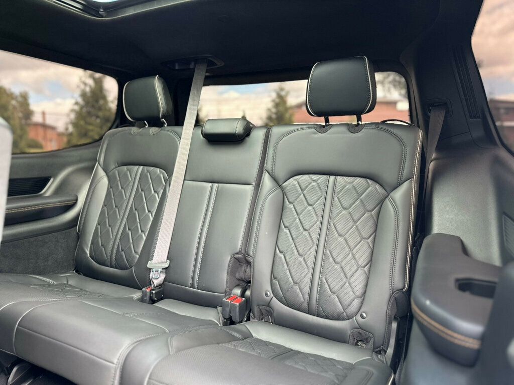 2022 Jeep Grand Wagoneer III photo 29
