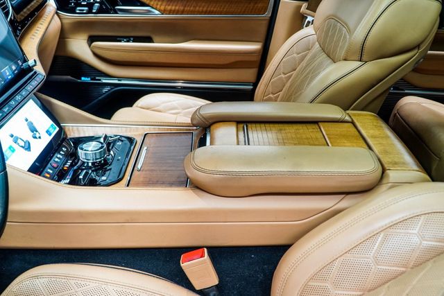 2022 Jeep Grand Wagoneer Series III 4x4 - 22934410 - 17