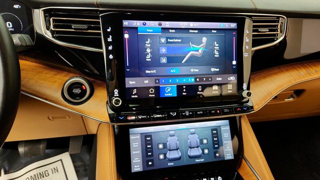 2022 Jeep Grand Wagoneer Series III 4x4 - 22945946 - 16