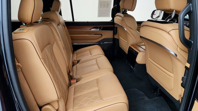 2022 Jeep Grand Wagoneer Series III 4x4 - 22945946 - 24