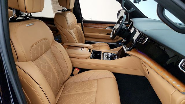 2022 Jeep Grand Wagoneer Series III 4x4 - 22945946 - 25