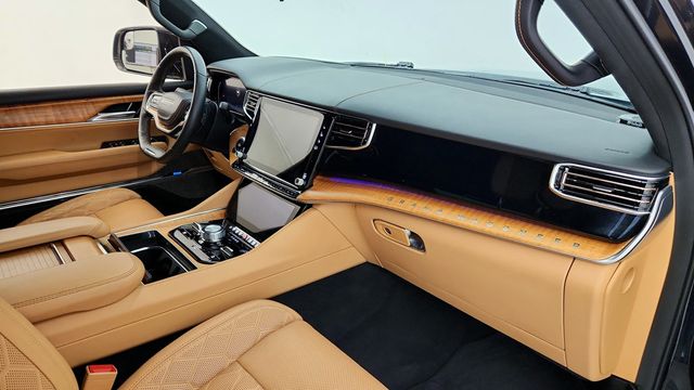 2022 Jeep Grand Wagoneer Series III 4x4 - 22945946 - 26