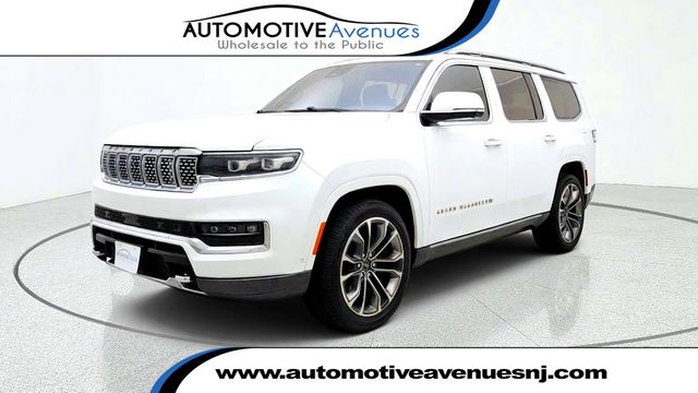 2022 Jeep Grand Wagoneer Series III 4x4 w/ Rear Entertainment, HD Tow Pkg & 22'' Wheels - 23088628 - 0