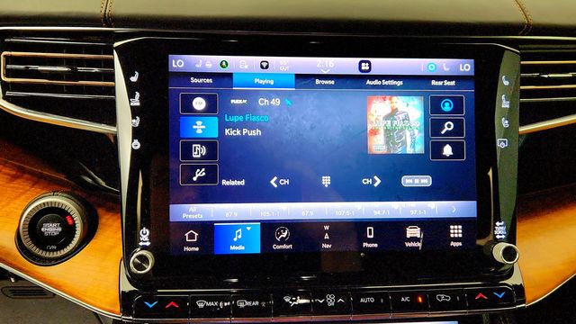 2022 Jeep Grand Wagoneer Series III 4x4 w/ Rear Entertainment, HD Tow Pkg & 22'' Wheels - 23088628 - 15