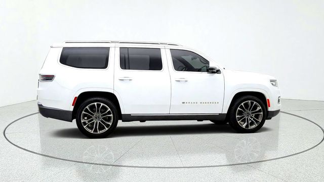2022 Jeep Grand Wagoneer Series III 4x4 w/ Rear Entertainment, HD Tow Pkg & 22'' Wheels - 23088628 - 3