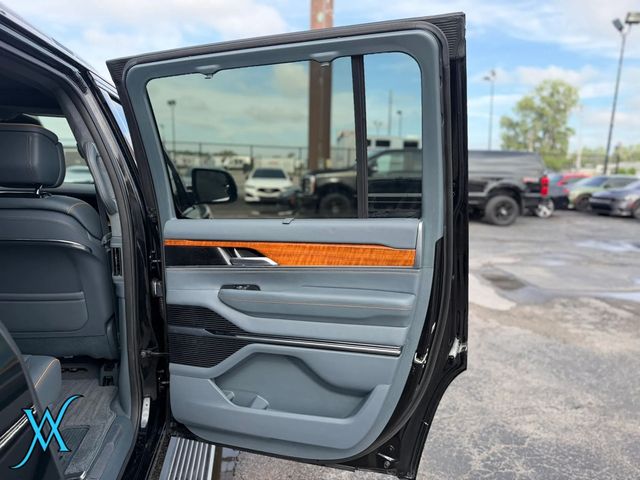 2022 Jeep Grand Wagoneer Series II Sport Utility 4D - 23051539 - 16