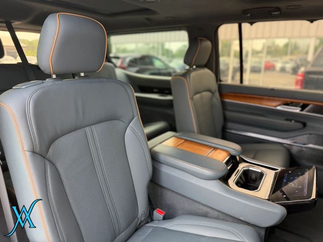 2022 Jeep Grand Wagoneer Series II Sport Utility 4D - 23051539 - 18