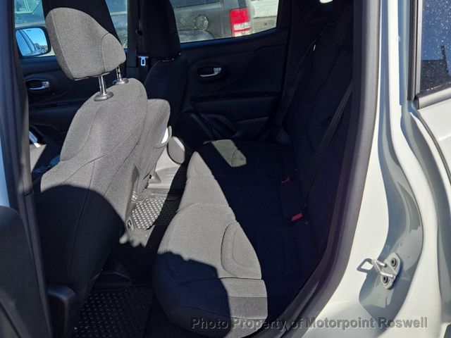 2022 Jeep Renegade Latitude 4x4 - 23021601 - 3