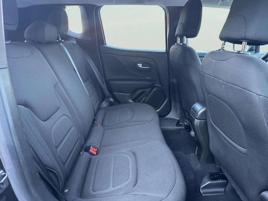 2022 Jeep Renegade Latitude 4x4 - 23049983 - 17