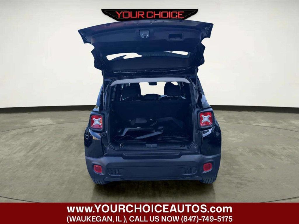 2022 Jeep Renegade Latitude 4x4 - 23049983 - 28