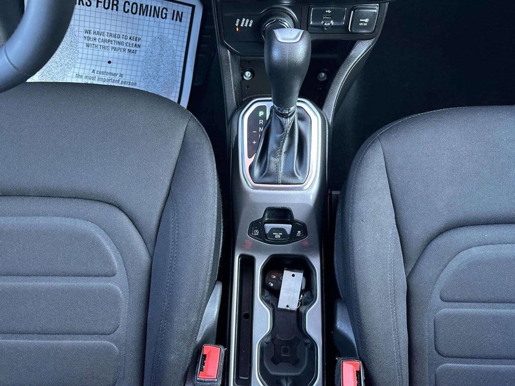2022 Jeep Renegade Latitude 4x4 - 23049983 - 29