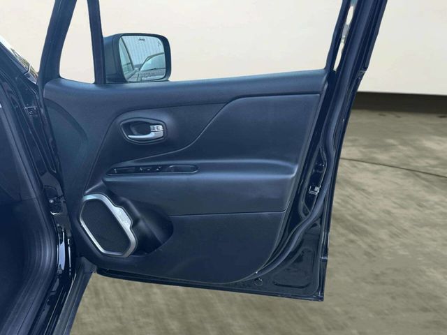 2022 Jeep Renegade Latitude 4x4 - 23049983 - 33